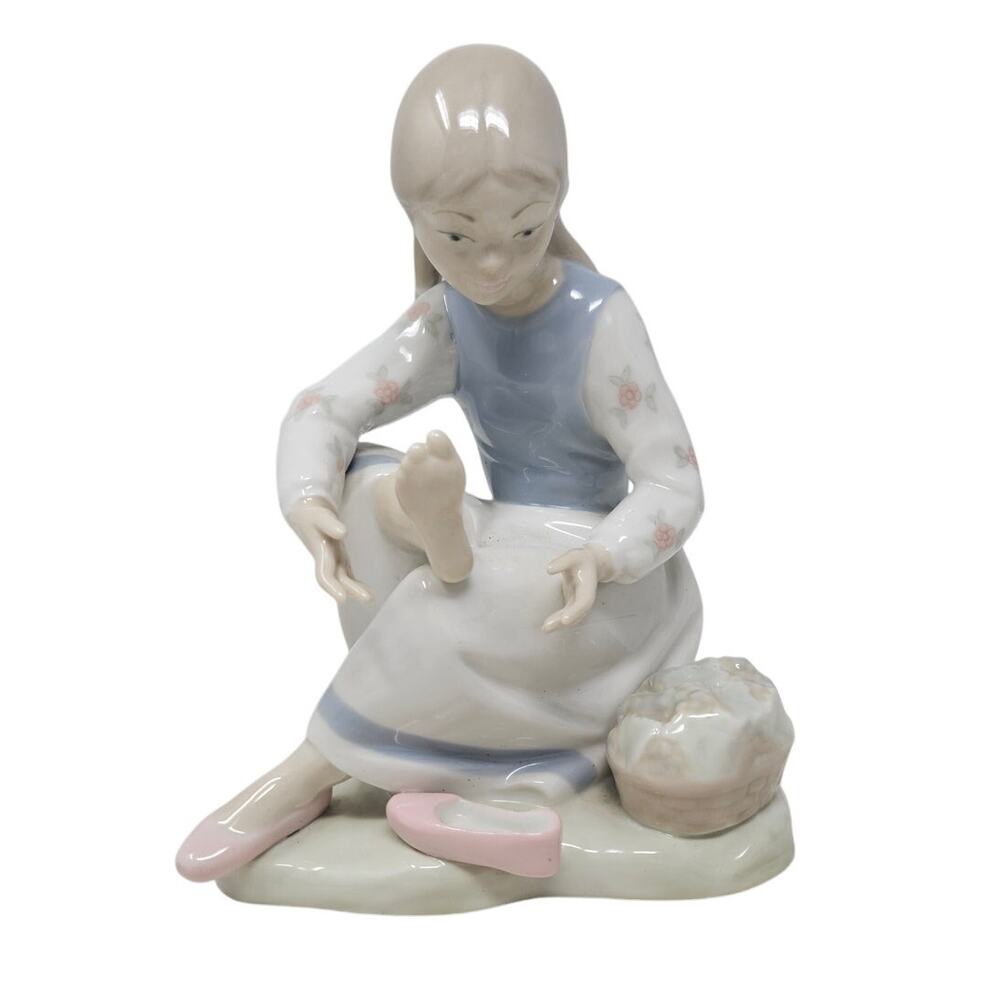 NAO Lladro Girl Sitting with Shoe Off Porcelain Figurine 8" Pastel Glaze